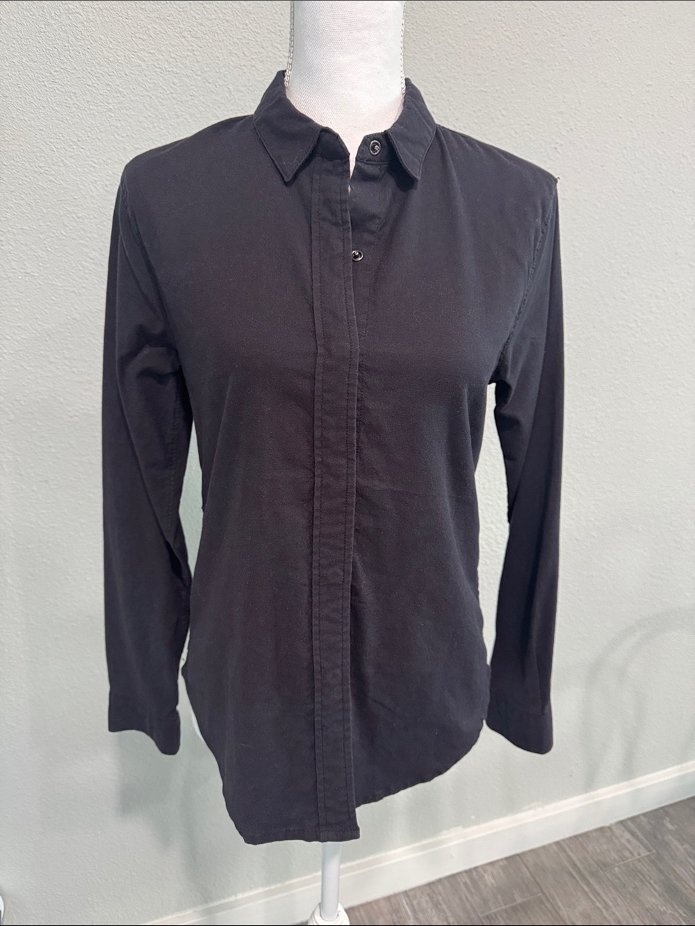 lululemon athletica Black Long-Sleeve Button Down Shirt
